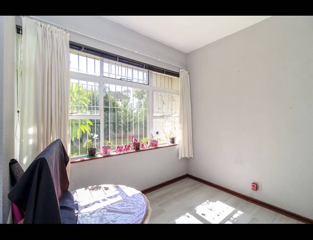 1 BEDROOM APARTMENT FOR SALE IN RONDEBOSCH